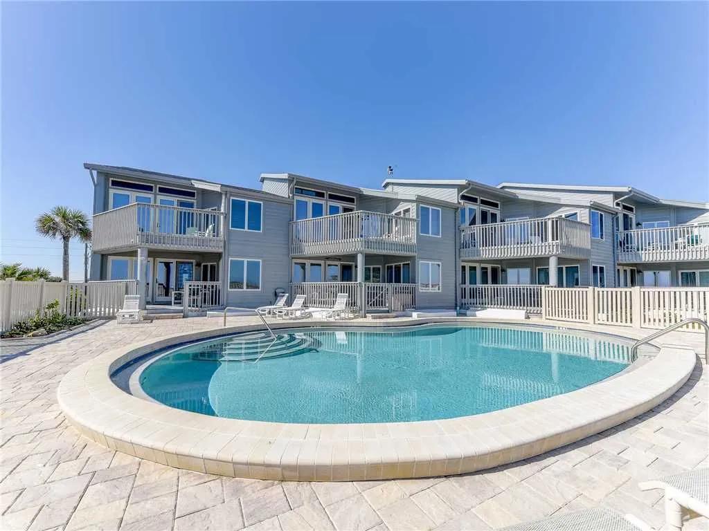 3 Bedrooms Condo Rental in Crescent Beach, Florida