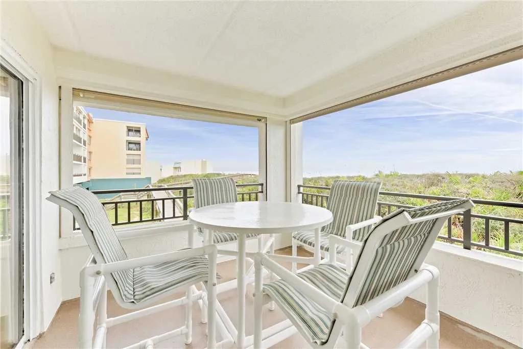 3 Bedrooms Condo Rental in Crescent Beach, Florida