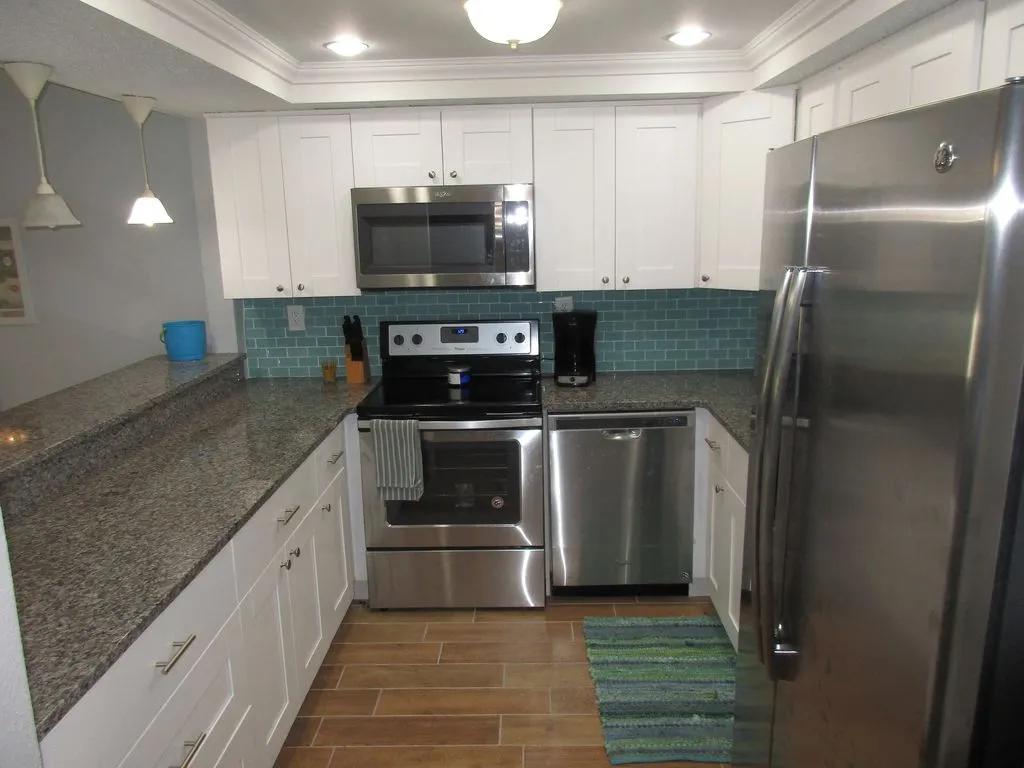 2 Bedrooms Condo Rental in Crescent Beach, Florida