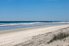 NEW! Kid-Friendly Beachfront Condo: Stunning Views