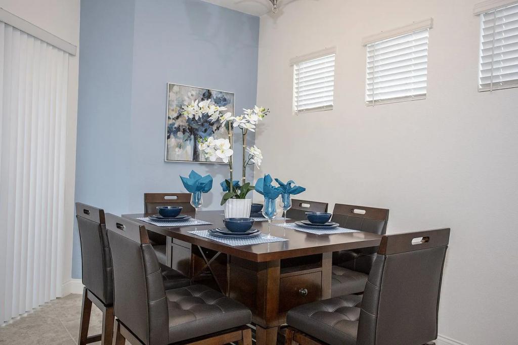 5 Bedrooms Townhome Rental in Orlando, Florida