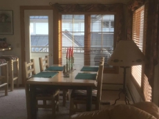 Nice quiet condo near Super Bee Lift with laundry on site