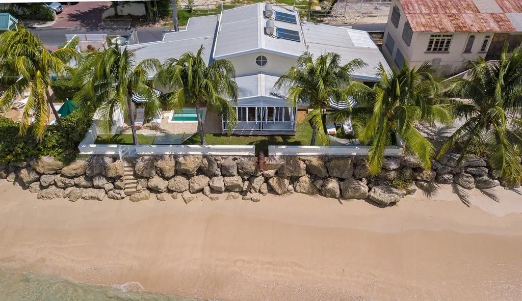 3 Bedrooms Beachfront Villa Rental in Saint Lucy, Barbados
