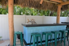 Edens Reef- 5BR/5.5 bath home with pool, tiki huts close to BEACH