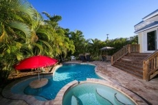 Starfish Cove. Gorgeous 3 bed 2 bath heated pool,spa SONOS sound FREE WiFi