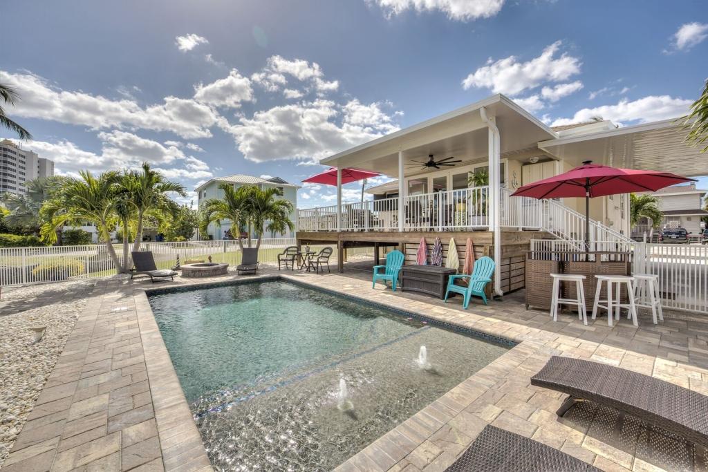 3 Bedrooms House Rental in Fort Myers Beach, Florida