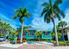 Caribbean Surf. Escape from it all, private pool, minute to beach