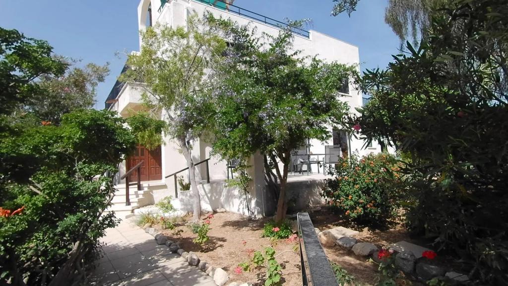 4 Bedrooms Villa Rental in Peyia, Cyprus