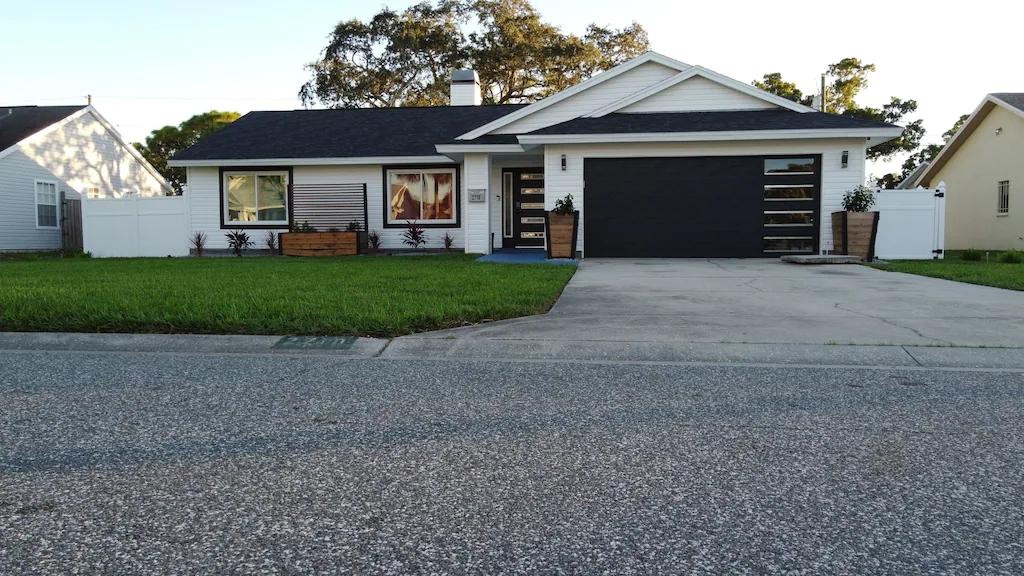 3 Bedrooms House Rental in St. Petersburg, Florida