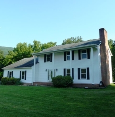 Light of the Valley River House
