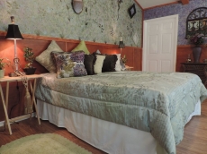 TREE HOUSE HONEYMOON SUITE