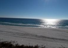 Luxury, Quiet Beach Front Condo at Seachase, Near Pier Park, Free Beach Setup