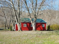 A Southern River Retreat