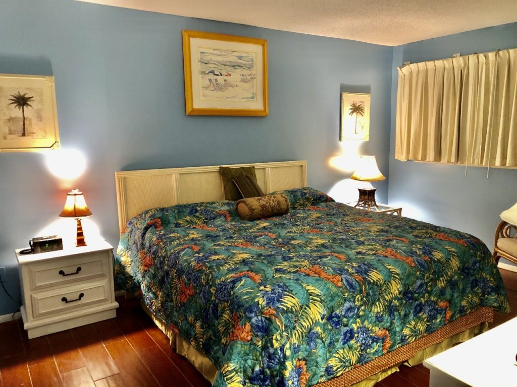 1 Bedroom Beachfront Condo Rental in Panama City Beach, Florida Hot