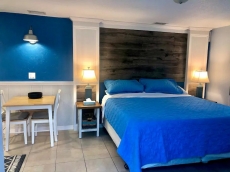 SAND DOLLAR, KING Studio, POOL Walk to beach