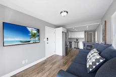 1007 E Balboa 4 · Right on the Sand, Volleyball, boogie board 4 *