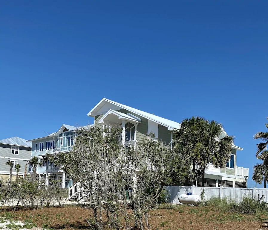4 Bedrooms Beachfront, House Rental in St. George Island, Florida