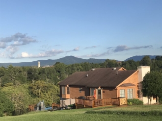 4 BR Private Pool Cabin Rental in Luray, Virginia