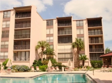Siesta Breakers Pool Area Facing North 