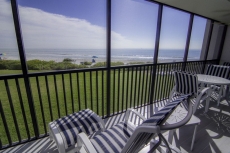 Just 25 steps to the beach