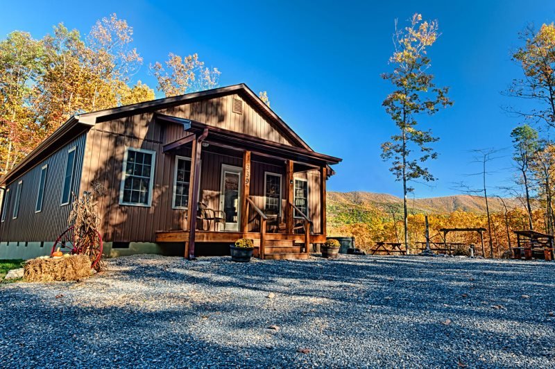 3 Bedrooms Mountain View Cabin rental with Hot Tub in Luray, Virginia. Old_Wagon_Ridge