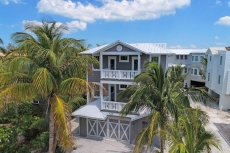 Mermaids Landing. 6 Bed 4 Bath Water Views Heated Pool Spa Roof Top Deck