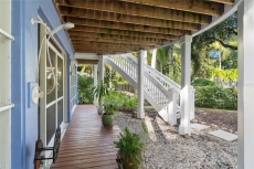 Beach Paradise - home on Beer Can Island