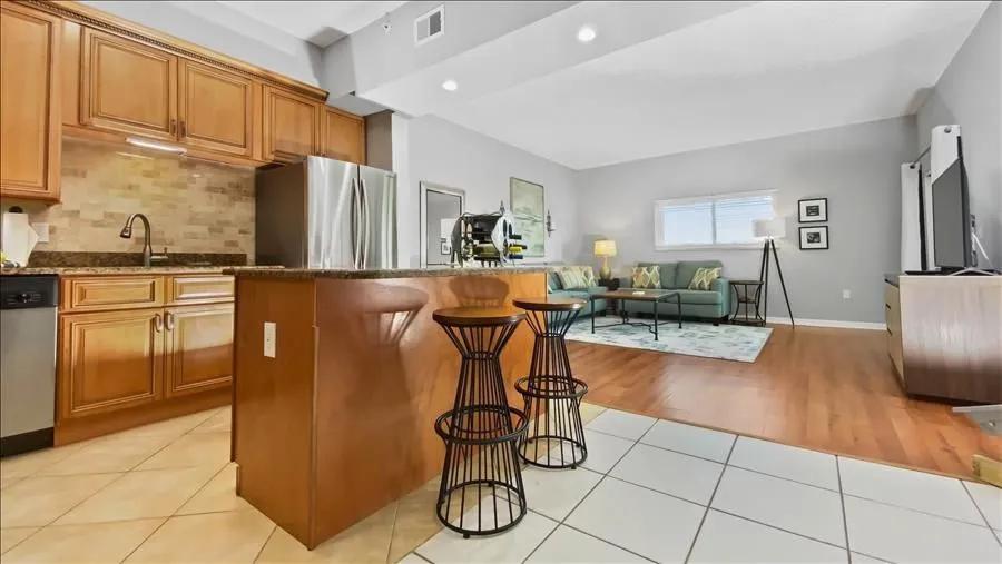 2 Bedrooms Beachfront Condo Rental in Redington Shores, Florida