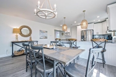 Beautifully Remodeled - Short Walk to Beach!