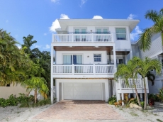 Paradise Beach House. 6 bed 6 5 bath Heated Pool Spa Walk to the beach and