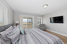 1007 E Balboa 9 · On the Sand! Surf, bike, stroll, dream vacation!9
