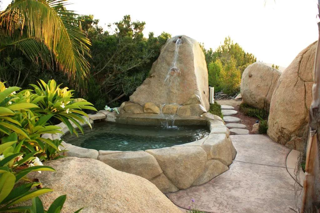 4 Bedrooms Chateau / Countr Rental in Escondido, California