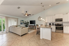 Starfish Isle. 4 bed 3 bath Heated pool & spa SONOS Sound System Close to