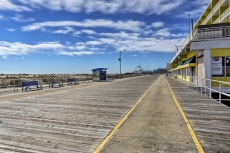 Coastal Condo w/ Pool 1 Block to Wildwood Beach!