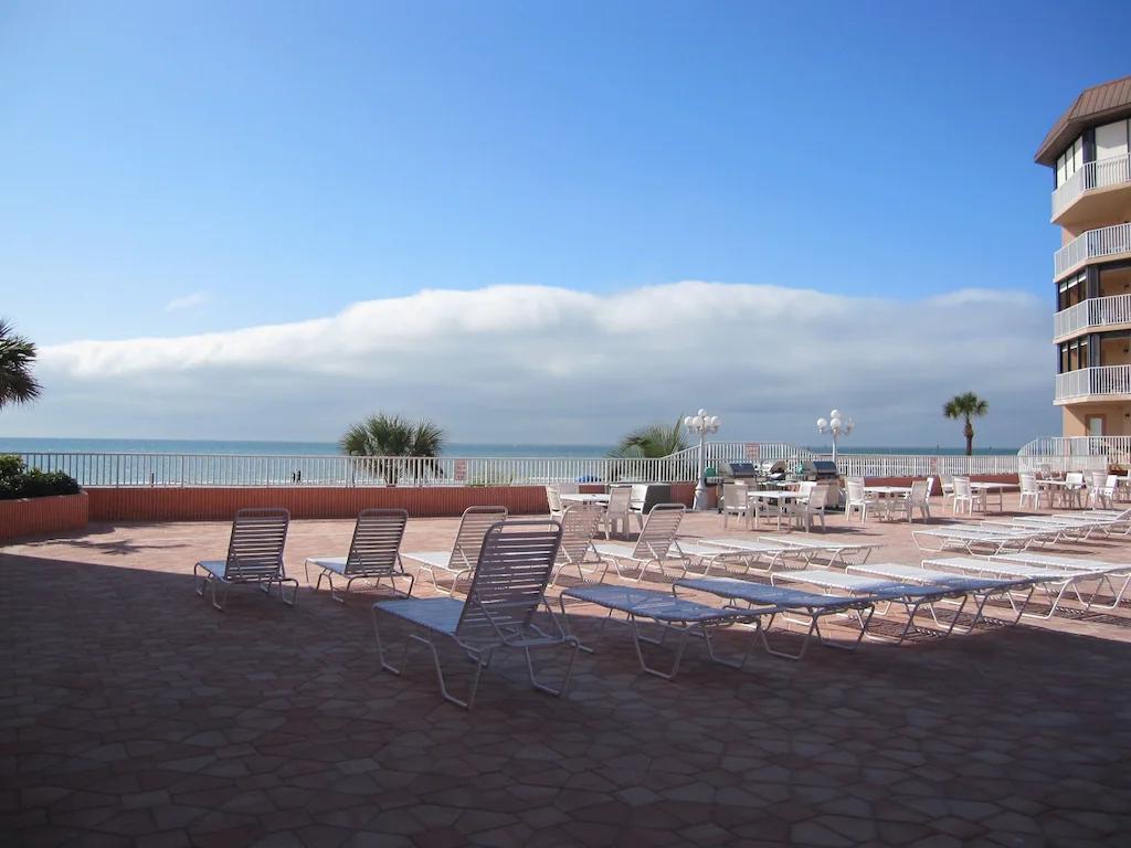 3 Bedrooms Beachfront Condo Rental in Indian Shores, Florida