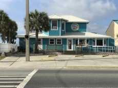 205 Grand Island Blvd ~ Large Island Pool ~ 11 Pools, Mini Golf, Sleeps 6