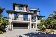 Surf - Side Beach House. NEW WITH GULF VIEWS TOO 4 bed 4 and a half bathrooms