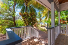 Sunnyside Bungalow 2 · Best snorkeling/diving on island 70yds off dock