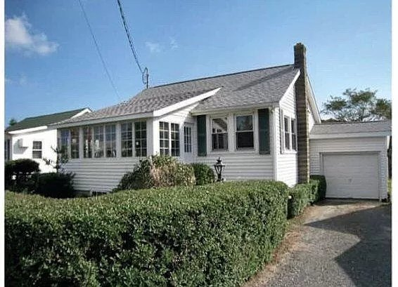 2 Bedrooms House Rental in Long Island, New York