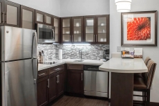 Free Breakfast. Outdoor Pool. Shared BBQ. Near Camp Gelger.