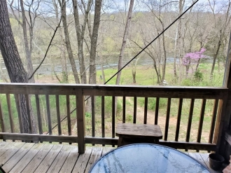 1 BR Mountain View Cabin Rental in Virginia, United States of America